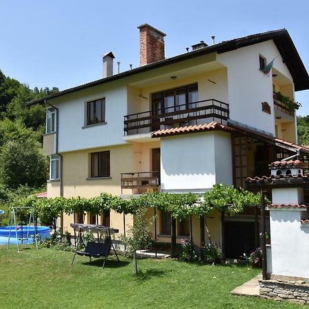 Къща Поколения Tryavna Extérieur photo