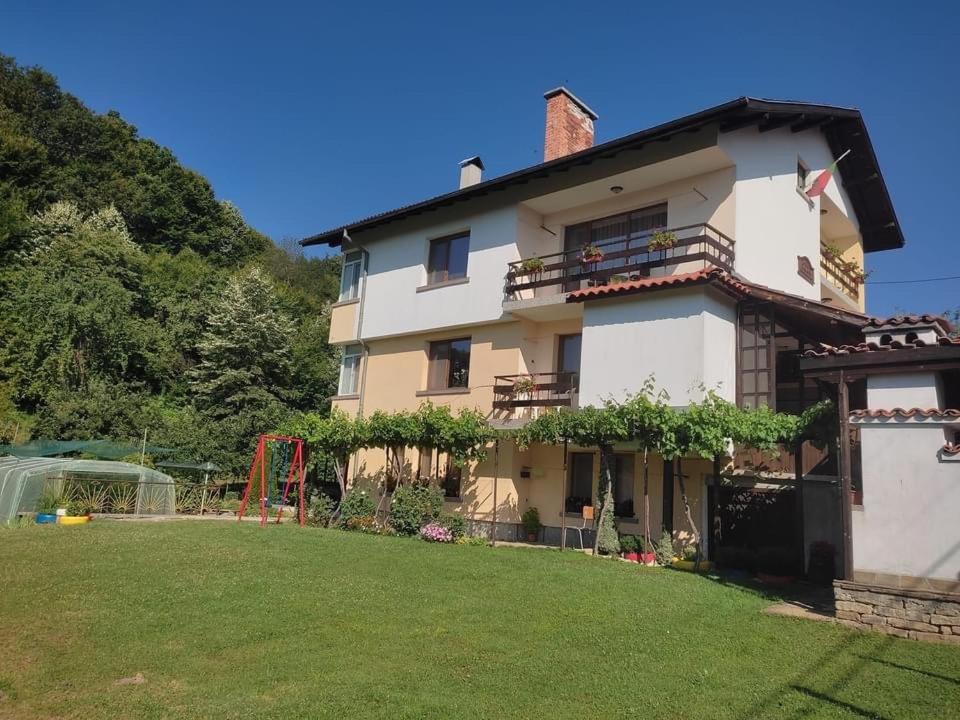 Къща Поколения Tryavna Extérieur photo