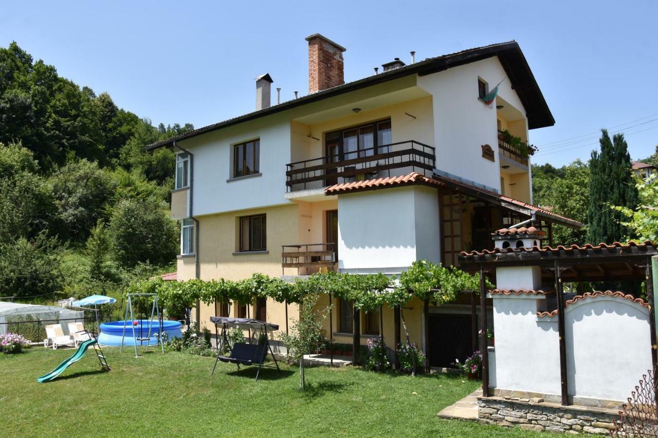 Къща Поколения Tryavna Extérieur photo