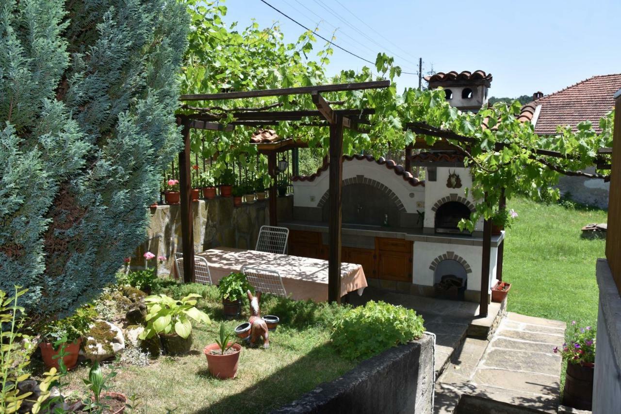 Къща Поколения Tryavna Extérieur photo