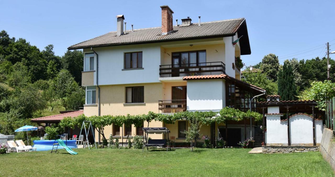 Къща Поколения Tryavna Extérieur photo